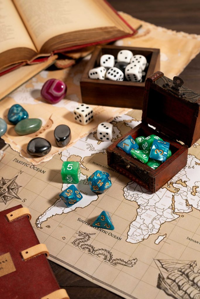 vid-sverhu-na-krasivye-predmety-naturmorta-rpg-11zon